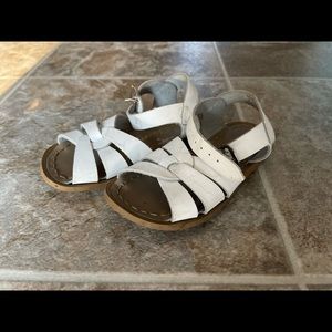 Saltwater sandals white size 9
